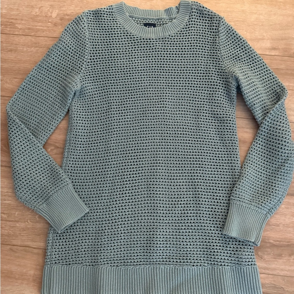Gap Maternity Crochet sweater medium worn once